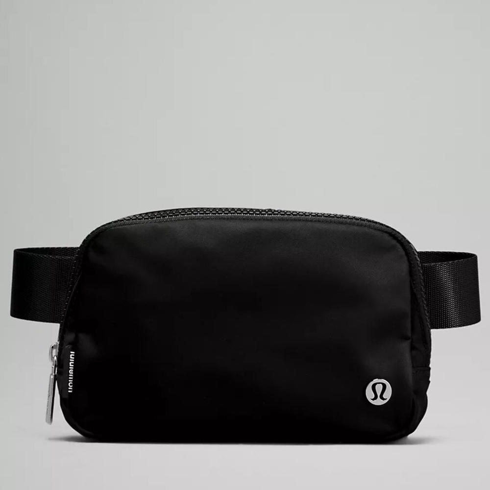 NWT [Lululemon] Everywhere Belt Bag in Black 🖤